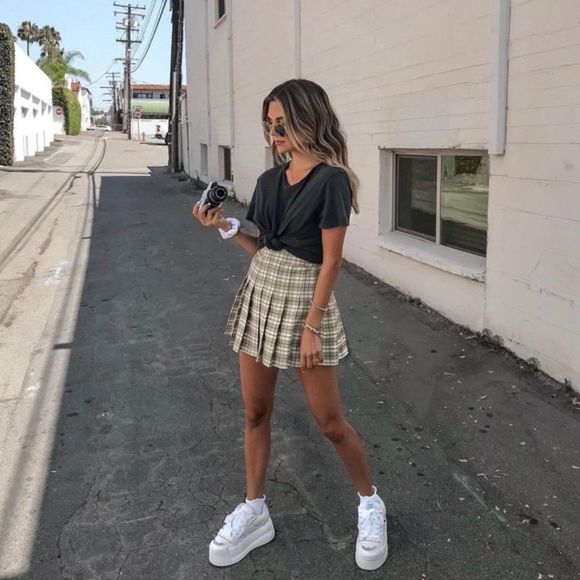 Princess Polly Lona Women's Mini Skirt Green Plaid Pleated Size XS/S Preppy - Picture 2 of 7